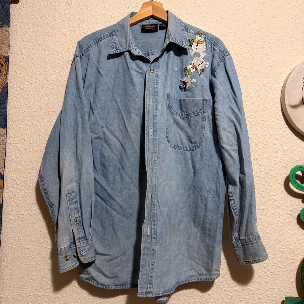 Vtg Outrageous Sports Women's M Denim Shirt Snowman‎ Embroidered Button down